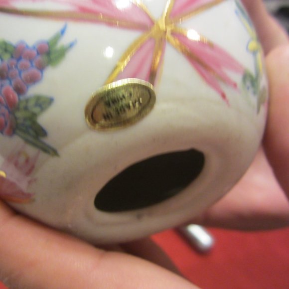 VTG CERAIMC HAND PAINTED LARGE EGG, FLORAL MOTIF - Picture 6 of 7